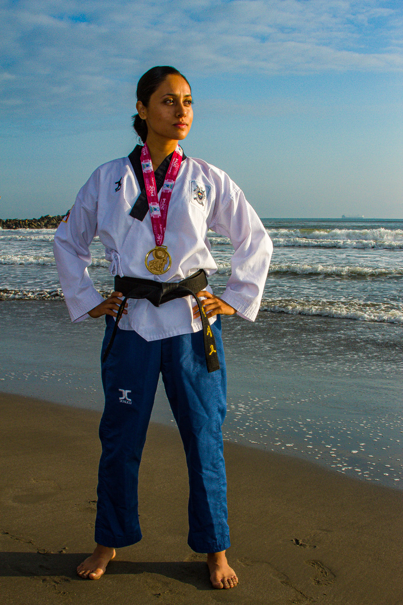 Retrato de Ollin Medina, campeona mundial de taekwondo en la modalidad de formas. Boca del Río, Veracruz, noviembre de 2014.